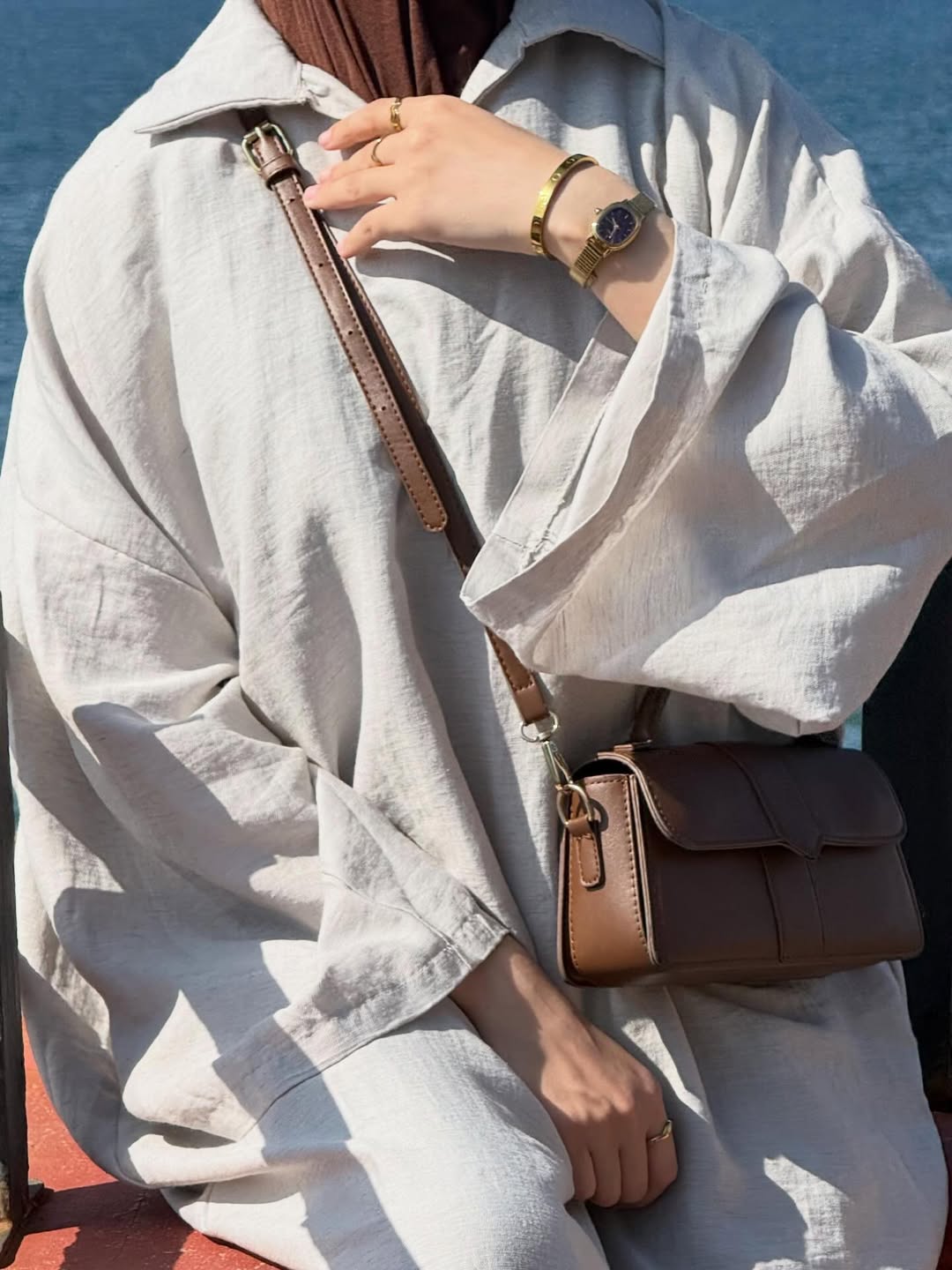 ABAYA LAIN— L'Élégance Structurée au Naturel