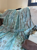 Robe Longue Fleurie Mousseline Doublée à Ceinture & Boutons Dorés (Qualité Export)